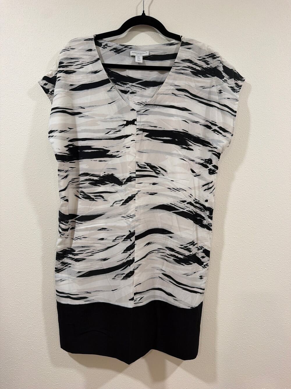Katherine Barclay Montreal Abstract White and Black Tunic Shift Dress Size 6